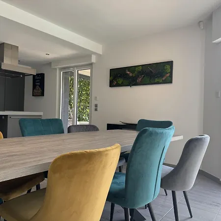 Vogelgarten - Maison De Entre Vignes, Et Chants D'oiseaux * Zellenberg