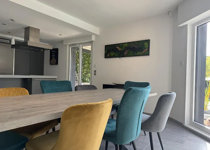 Vogelgarten - Maison De Entre Vignes, Et Chants D'oiseaux * Zellenberg